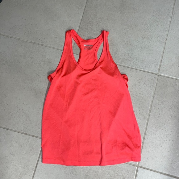 Workout tank top - Picture 1 of 1